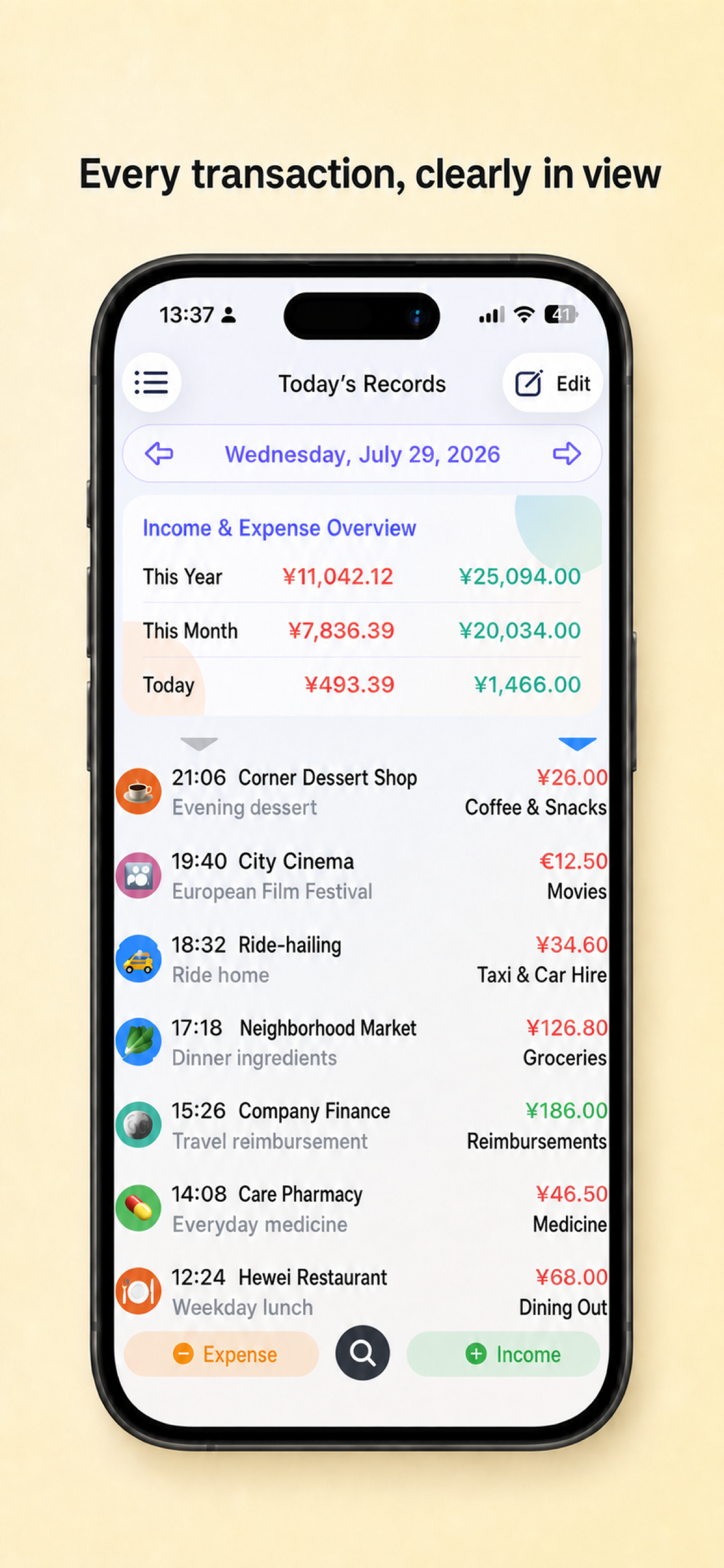Handy Expense Tracker shows income and expense summaries and a record list by day